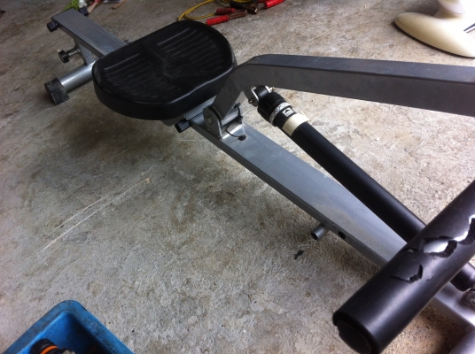 เครื่องออกกำลังกายแบบกรรเชียงบก ออกกำลังได้ทุกทุกของร่างกายในเวลาเดียวกัน