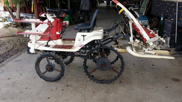 รถปลูกข้าวนั่งขับ YANMAR เก่าญี่ปุ่น สภาพสวย เครื่องยนต์ติดง่าย สภาพพร้อมใช้งาน รถปลูกข้าวนั่งขับ YANMAR เก่าญี่ปุ่น สภาพสวย เครื่องยนต์ติดง่าย สภาพพร้อมใช้งาน