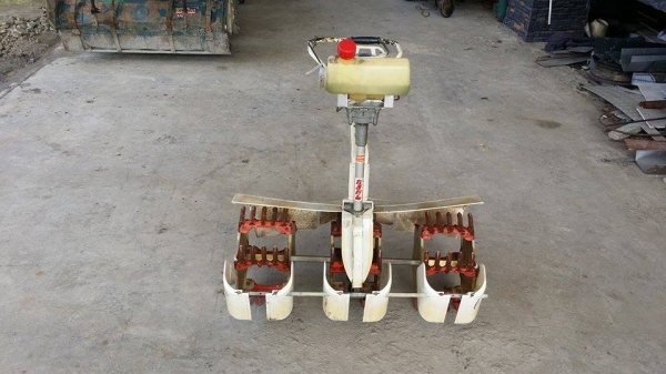 เครื่องกำจัดวัชพืชในร่องข้าว 3 แถว เก่าญี่ปุ่น ขนาดกระทัดรัด ใช้งานงานได้สะดวก เครื่องกำจัดวัชพืชในร่องข้าว 3 แถว เก่าญี่ปุ่น ขนาดกระทัดรัด ใช้งานงานได้สะดวก