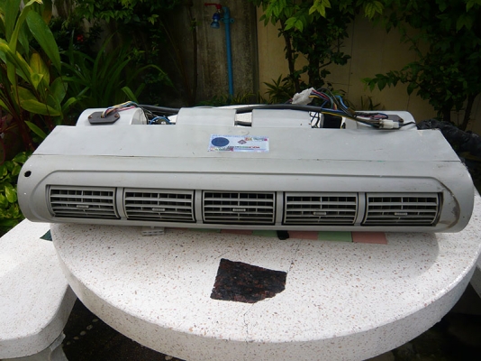 ขายตู้แอร์แขวนหน้าปรับได้แบบสี่ช่องของ formura