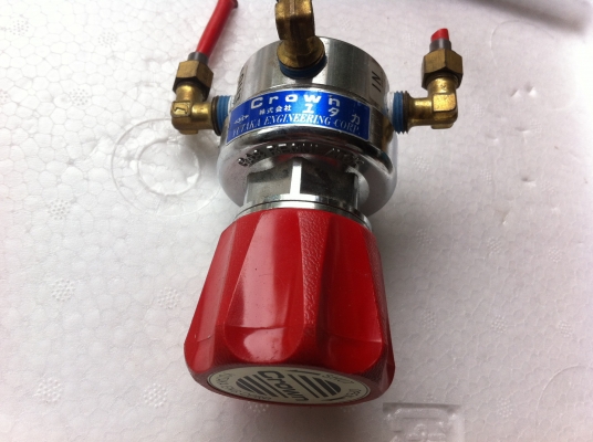 เร็กกูเรเตอร์ปรับแรงดันแก็สหรือลม Crown ผลิตจากญี่ปุ่นสภาพสวยตามภาพ(มีแค่ 5 อัน)