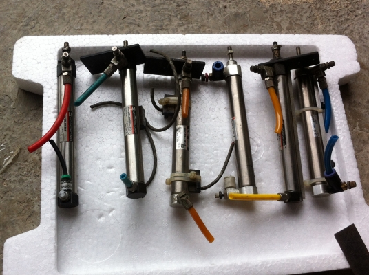 กระบอกลูกสูบลม SMC ผลิตจากญี่ปุ่น ขนาดโต 15 มม.แกนเลื่อนออกได้ 10 ซม. (มี 6 อัน)