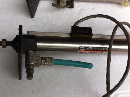 กระบอกลูกสูบลม SMC ผลิตจากญี่ปุ่น ขนาดโต 15 มม.แกนเลื่อนออกได้ 10 ซม. (มี 6 อัน)