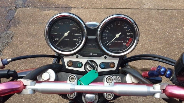 HONDA CB400 TECH1 ปี2000 ท่อคู่ ยางหน้าหลังเต็ม อินวอยส์ตัวจริง สวยๆ คับ ราคา 63000 บาท ส่งได้ทั่วไทยคับ สนใจติดต่อ 081-0578282 ไอดีไลน์ POPBIGBIKESAKON คับ สนใจรถสวย ถูก ดี ต้อง POP BIGBIKE SAKONNAKHON