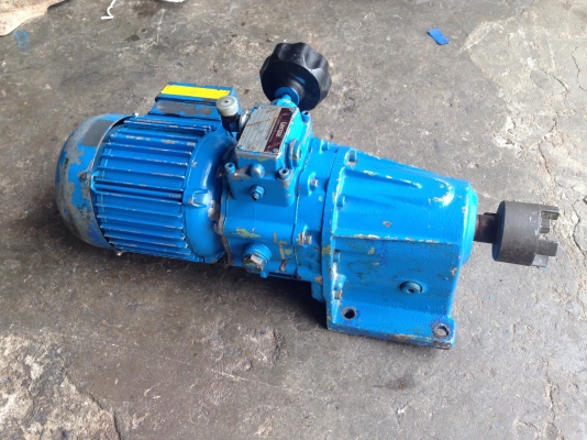 ขายมอเตอร์เกียร์ Lenze made in Germany 0.5 HP. 380V ปรับรอบได้ รอบเพลาออก ประมาณ 60-10 รอบต่อนาที สภาพสวย วิ่งนิ่ม พร้อมใช้งาน ขายมอเตอร์เกียร์ Lenze made in Germany 0.5 HP. 380V ปรับรอบได้ รอบเพลาออก ประมาณ 60-10 รอบต่อนาที สภาพสวย วิ่งนิ่ม พร้อมใช้งาน