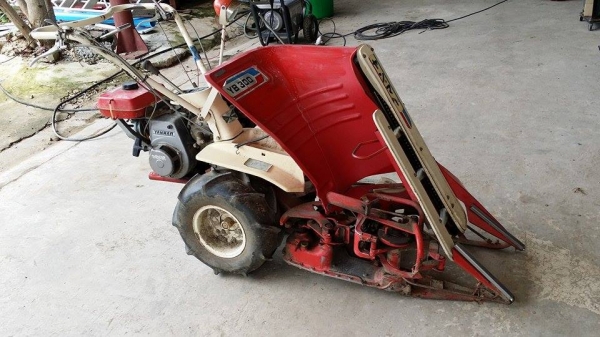 รถเกี่ยวข้าวเดินตามแบบมัดข้าวในตัว YANMAR  เก่าญี่ปุ่น สภาพสวย เครื่องพร้อมใช้งาน