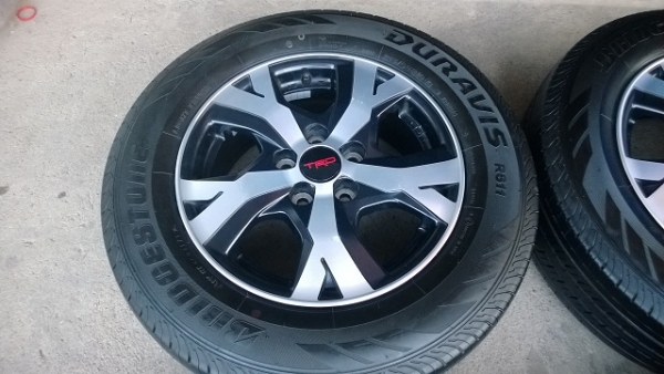 VIGO TRD 5 รู ยางป้ายแดง