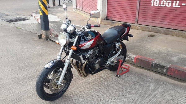 HONDA CB400 เวอร์ชั่นS ปี96 ดำดุ เดิมๆ อินวอยส์ สรรพสามิตร สวยๆ คับ ราคา 67500 บาท ส่งได้ทั่วไทยคับ สนใจติดต่อ 081-0578282 ไอดีไลน์ POPBIGBIKESAKON คับ สนใจรถสวย ถูก ดี ต้อง POP BIGBIKE SAKONNAKHON