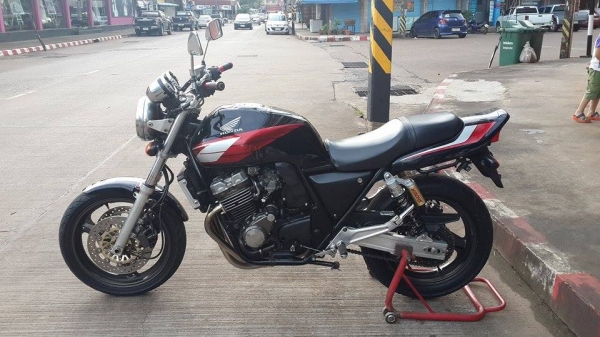 HONDA CB400 เวอร์ชั่นS ปี96 ดำดุ เดิมๆ อินวอยส์ สรรพสามิตร สวยๆ คับ ราคา 67500 บาท ส่งได้ทั่วไทยคับ สนใจติดต่อ 081-0578282 ไอดีไลน์ POPBIGBIKESAKON คับ สนใจรถสวย ถูก ดี ต้อง POP BIGBIKE SAKONNAKHON