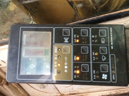 ขายรถแบคโฮ KOMATSU PC200-5 (มีVDOให้ชม)s/n 6x,xxx คอนโทลสั้น,แอร์เย็น , ตัวเดินจีบ , เครื่องดี แน่น , ปั้มดี , เอวแน่น ,ไฟฟ้าครบ , ตัวเดินจีบ , แผ่นแทรคยาว 80 ซม. , ช่วงล่างเต็ม รถพร้อมใช้งาน ขายรถแบคโฮ KOMATSU PC200-5 (มีVDOให้ชม)s/n 6x,xxx คอนโทลสั้น,แอร์เย็น , ตัวเดินจีบ , เครื่องดี แน่น , ปั้มดี , เอวแน่น ,ไฟฟ้าครบ , ตัวเดินจีบ , แผ่นแทรคยาว 80 ซม. , ช่วงล่างเต็ม รถพร้อมใช้งาน