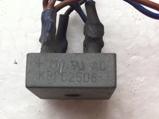 ตัวแปลงกระแสไฟฟ้าสลับให้เป็นกระแสตรง ไดโอดแบบบริดจ์ ตัวถังโลหะ ทนกระแส 25A.