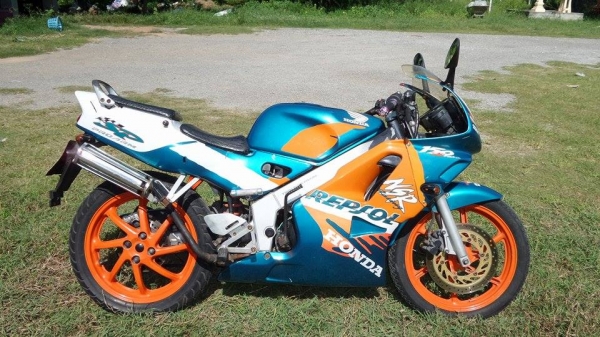 ขาย honda nsr >>24,000<< ขาย honda nsr >>24,000<<