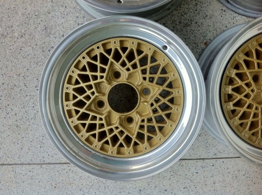 ขาย...Speed Star - Star formula mesh ล้อญี่ปุ่นค่าย SSR รุ่น Star formula mesh(รังผึ้ง) ขนาด13 กว้าง6 ออฟ13 4รู114 ขาย 4 วง 8,500(ราคาพร้อมส่ง) 085-989-6571 Line : chirohunter  เอกชัย114-บางบอน-บางแค-พระราม2-อโศก-สายไหม-ตจว.จัดส่ง