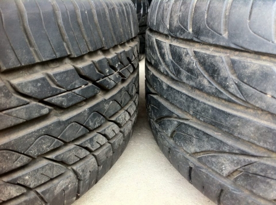 ขาย...Volk racing by ray - CE28  ขนาด 15 กว้าง7 ออฟ35 ใส่ได้ทั้ง4รู114และ4รู100 ติดยางจากญี่ปุ่นไม่ทราบปี3เส้น และวีรับเบิ้ลปลายปี13 อีกเส้น ดอกสวยๆทุกเส้น เอาไปใช้ยาวๆ ขายทั้งชุดไม่แยก(ขี้เกียดถอด) 6,500บาท 085-989-6571 Line : chirohunter เอกชัย114-บางบอ