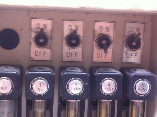 ชุดปรับตั้งแรงดันลมหรือแก็สแบบละเอียด 5 ท่อ พร้อมสวิทช์ลมควบคุมแต่ละช่อง