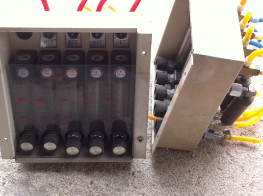 ชุดปรับตั้งแรงดันลมหรือแก็สแบบละเอียด 5 ท่อ พร้อมสวิทช์ลมควบคุมแต่ละช่อง