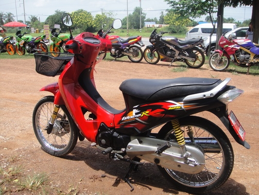 ขายเวฟ 125  สีแดง-ดำ  ทะเบียนพร้อมชุดโอน