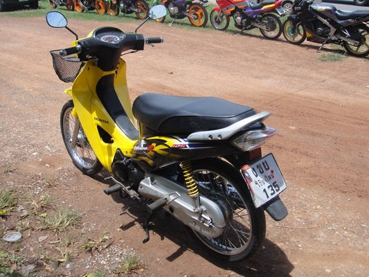 ขายเวฟ 125 สีเหลือง-ดำ ทะเบียนพร้อมชุดโอน ขายเวฟ 125 สีเหลือง-ดำ ทะเบียนพร้อมชุดโอน