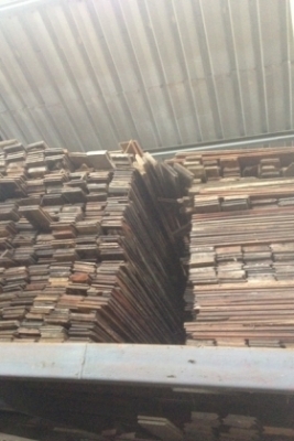 ไม้พื้นมะค่าหน้า 4  รางลิ้นไม้เก่า