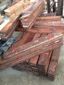 ไม้พื้นมะค่าหน้า 4  รางลิ้นไม้เก่า