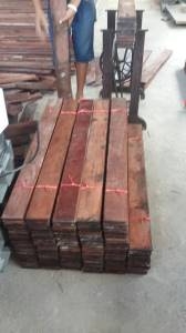 ไม้พื้นมะค่าหน้า 4  รางลิ้นไม้เก่า