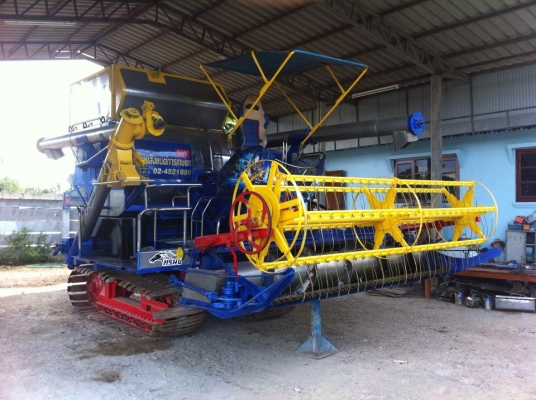 มีรถเกี่ยวมือสอง สภาพสวยคับ