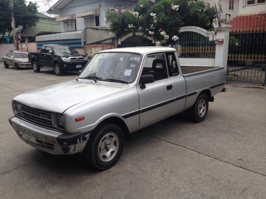 ขายรถกระบะ Mazda familia 1400 cc. รุ่นแค็ป สภาพสวย พร้อมใช้งาน แบตใหม่ ช่วงล่างเพิ่งทำ ระบบไฟใช้ได้หมด ทะเบียนพร้อมโอน ขาดเมื่อเดือน ก.ค. ขับดีครับ เดิมๆยังไม่ติดแก็ส