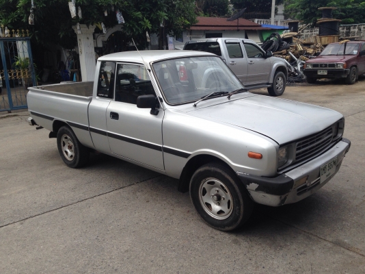 ขายรถกระบะ Mazda familia 1400 cc. รุ่นแค็ป สภาพสวย พร้อมใช้งาน แบตใหม่ ช่วงล่างเพิ่งทำ ระบบไฟใช้ได้หมด ทะเบียนพร้อมโอน ขาดเมื่อเดือน ก.ค. ขับดีครับ เดิมๆยังไม่ติดแก็ส