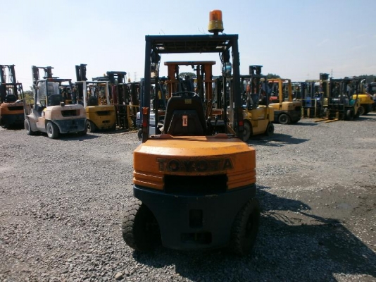 ขายรถ toyota 5fd25 iขนาด 2.5 ตัน  เครื่องยนต์ดีเซล เกียร์ธรรมดา