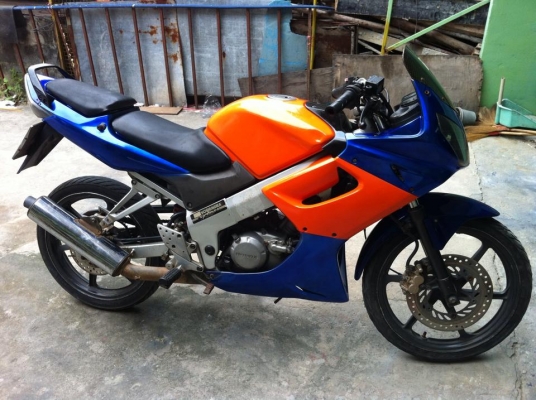 ขายHonda Cbr150คาร์บูปี2004ราคา20000บาทลดได้