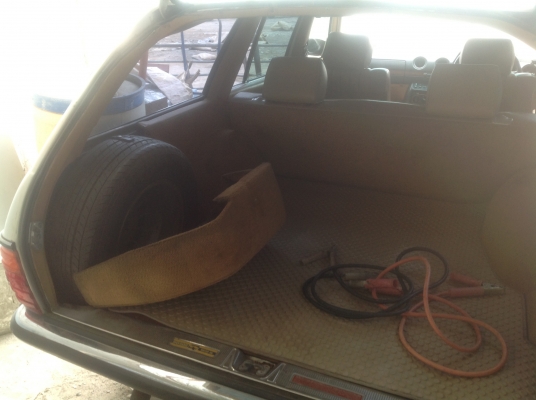 เบ้นซ์เก่าเก็บ  แวน 123  เครื่องดีเชล 2990 CC  ออโต้