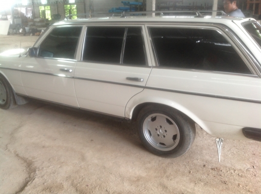 เบ้นซ์เก่าเก็บ  แวน 123  เครื่องดีเชล 2990 CC  ออโต้