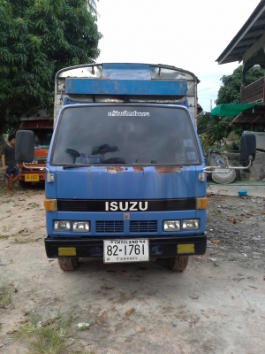 ขายรถอีซูซุ6ล้อสภาพพร้อมใช้งาน0845981814