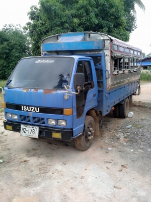ขายรถอีซูซุ6ล้อสภาพพร้อมใช้งาน0845981814