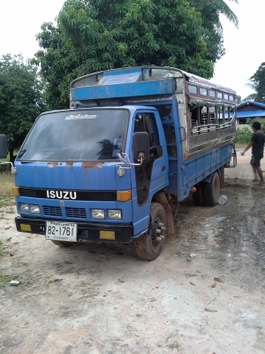 ขายรถอีซูซุ6ล้อสภาพพร้อมใช้งาน0845981814