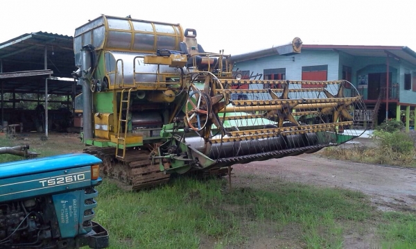 ขายรถเกี่ยวข้าว ไทยเส็งยนต์ เครื่อง 6HS1-210 แรง ปั๊มไดกิ้นเบอร์ 22 ขายรถเกี่ยวข้าว ไทยเส็งยนต์ เครื่อง 6HS1-210 แรง ปั๊มไดกิ้นเบอร์ 22