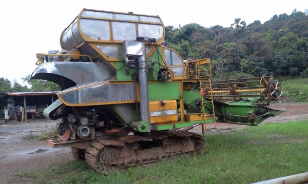 ขายรถเกี่ยวข้าว ไทยเส็งยนต์ เครื่อง 6HS1-210 แรง ปั๊มไดกิ้นเบอร์ 22 ขายรถเกี่ยวข้าว ไทยเส็งยนต์ เครื่อง 6HS1-210 แรง ปั๊มไดกิ้นเบอร์ 22