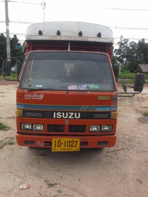 ขายด่วนรถอีซูซุ6ล้อสภาพพร้อมใช้งาน0845981814