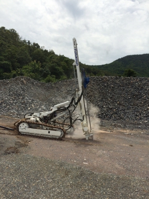 ขายรถเจาะหิน