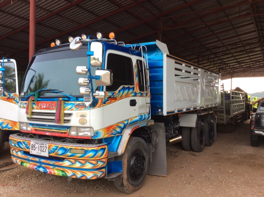 Isuzu 320 Isuzu 320