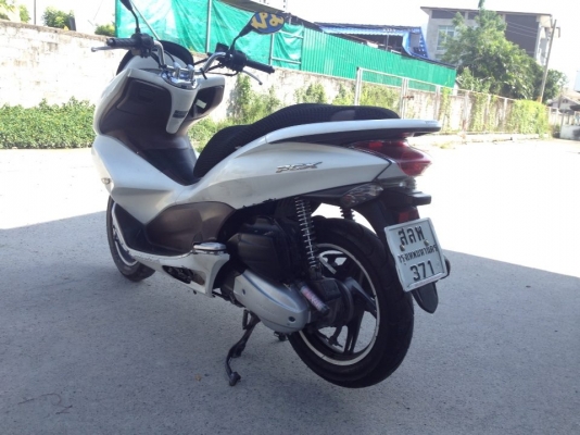 ขาย PCX 125 i ปี 2553 สีขาว เดิมแท้ ราคา 36500.- บาท