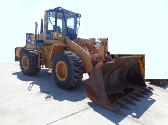 ขายรถตัก Komatsu WA 300-1 นำเข้า ไม่เคยใช้งานในไทย สภาพสวยมาก พร้อมใช้ ขายถูกมากๆๆ 090-986-2521