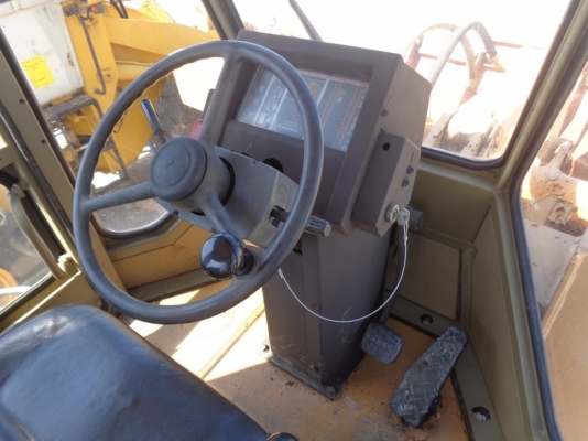 ขายรถตัก Komatsu WA 300-1 นำเข้า ไม่เคยใช้งานในไทย สภาพสวยมาก พร้อมใช้ ขายถูกมากๆๆ 090-986-2521