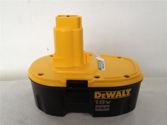 แบ็ตแท้ DeWALT DC9096 XRP Ni-Cd 18V2.4A Battery แบ็ตแท้ DeWALT DC9096 XRP Ni-Cd 18V2.4A Battery