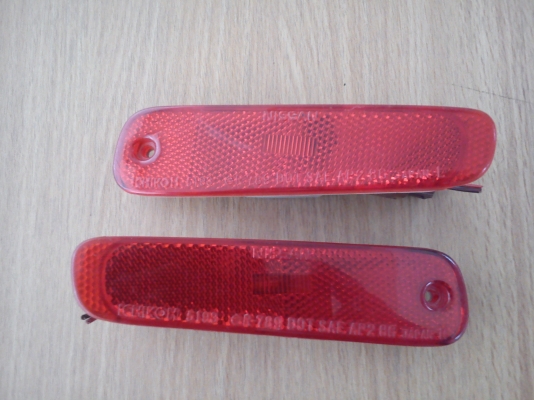 ไฟหรี่กันชนหลังพร้อมหลอดไฟ ยี้ห้อ ICHIKOH ไฟหรี่กันชนหลังพร้อมหลอดไฟ ยี้ห้อ ICHIKOH