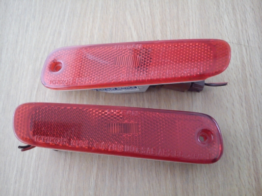 ไฟหรี่กันชนหลังพร้อมหลอดไฟ ยี้ห้อ ICHIKOH