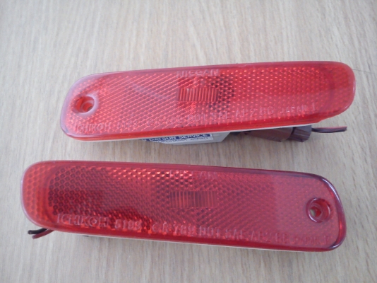 ไฟหรี่กันชนหลังพร้อมหลอดไฟ ยี้ห้อ ICHIKOH ไฟหรี่กันชนหลังพร้อมหลอดไฟ ยี้ห้อ ICHIKOH