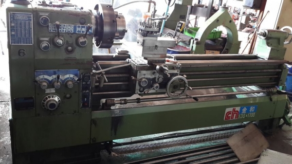 เครื่องกลึง Lathe machine CHINHUNG CH 530x1700