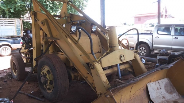 **139,000 บ.ต่อรอง**ขายรถตักล้อยาง KOMATSU SD20 DA120-6สูบ เอวแข็ง เครื่องฟิตใหม่ ปั้มดี แขนเดิม ไม่ปะไม่ร้าว บุ้งกี๋เดิม ไม่ผุ บอดี้เดิม ช่วงล่างดี สีสันเดิมยังดูดี ยางดี4เส้น รถทำงานลุยงานดี ระบบไฮฯใช้งานปกติ เกียร์ดีไม่หลุด ฟิตเครื่องใหม่ๆ แน่นๆ พร้อมใ