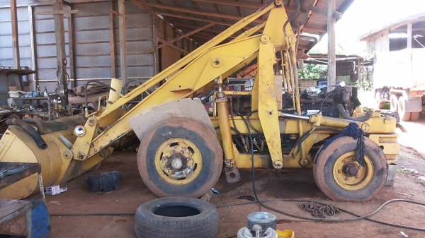 **139,000 บ.ต่อรอง**ขายรถตักล้อยาง KOMATSU SD20 DA120-6สูบ เอวแข็ง เครื่องฟิตใหม่ ปั้มดี แขนเดิม ไม่ปะไม่ร้าว บุ้งกี๋เดิม ไม่ผุ บอดี้เดิม ช่วงล่างดี สีสันเดิมยังดูดี ยางดี4เส้น รถทำงานลุยงานดี ระบบไฮฯใช้งานปกติ เกียร์ดีไม่หลุด ฟิตเครื่องใหม่ๆ แน่นๆ พร้อมใ